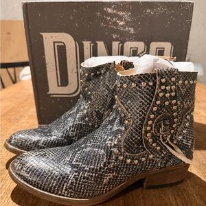 NWT Dingo Studded Snakeskin Ankle Boots Size 7 – Western Booties w/ Box